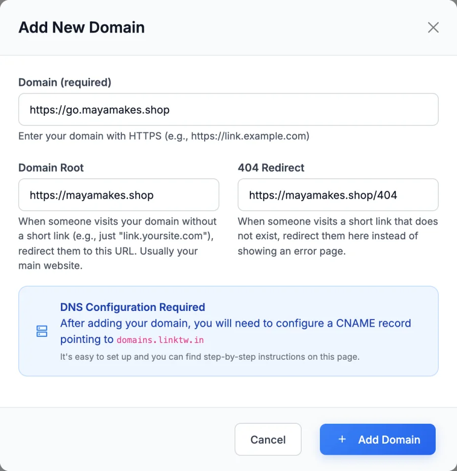 La fenêtre Ajouter un nouveau domaine dans LinkTwin, avec go.mayamakes.shop comme domaine, une Racine du domaine et une Redirection 404, et la consigne de pointer un enregistrement CNAME vers domains.linktw.in